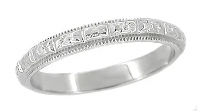 Antique Art Deco Wedding Ring in 18 Karat White Gold - Size 3 1/2