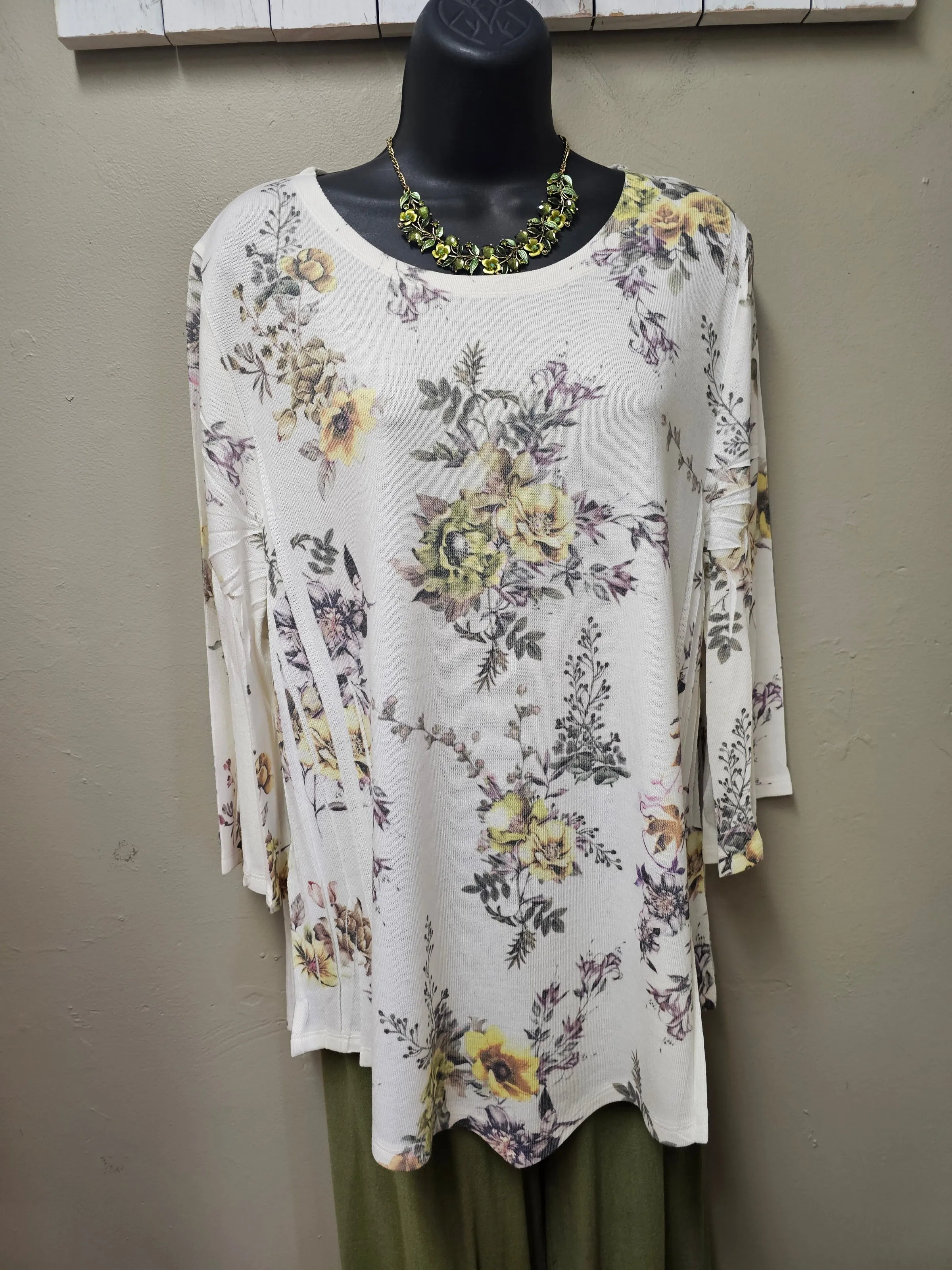 Beautiful Light Sweater Ivory Yellow Floral Top with Sleeves