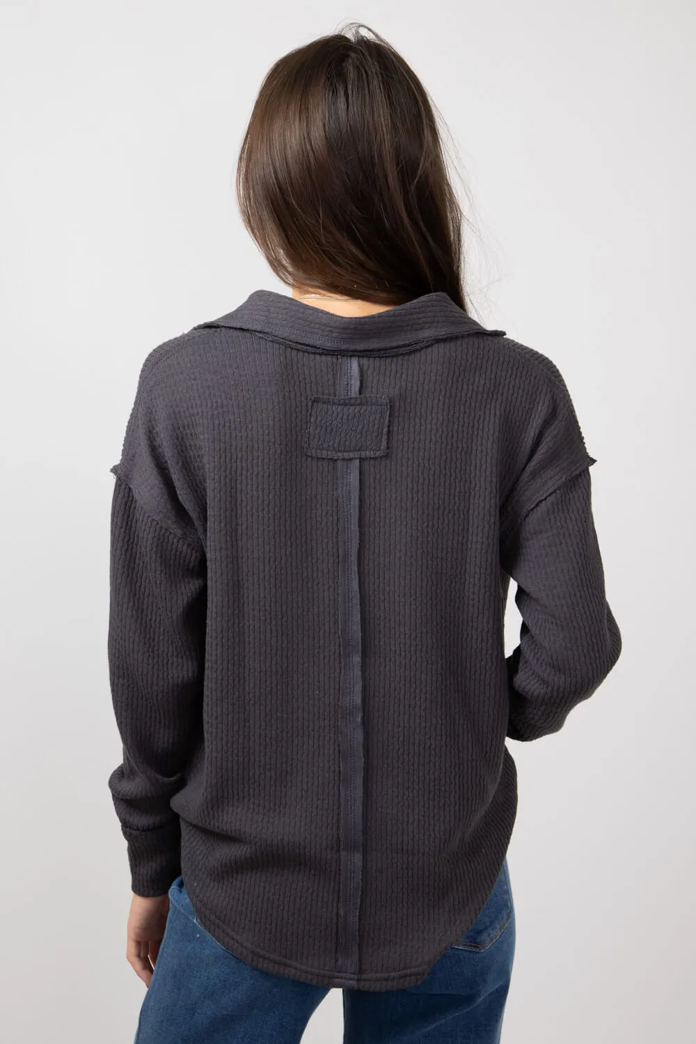 Blu Pepper Ribbed Knit Johnny Collar Polo Shirt for Women in Charcoal | B3FT1012-CHARCOAL