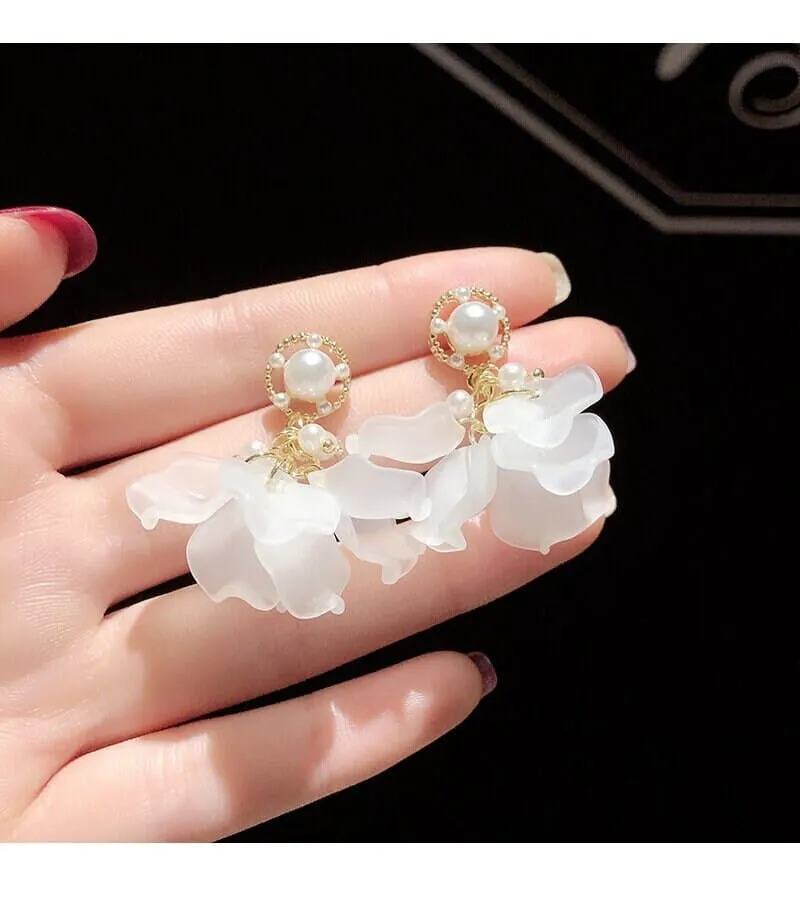 Floral White Petal Earrings, Wedding Bridal Flower Studs, Boho Fashion Dainty Studs for Bride or Bridesmaids