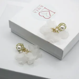 Floral White Petal Earrings, Wedding Bridal Flower Studs, Boho Fashion Dainty Studs for Bride or Bridesmaids