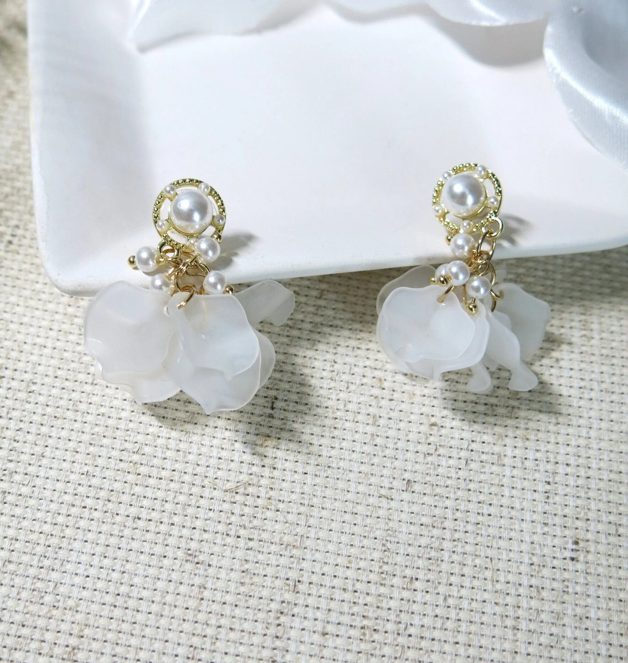 Floral White Petal Earrings, Wedding Bridal Flower Studs, Boho Fashion Dainty Studs for Bride or Bridesmaids