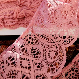 Gorgeous Mauve Pink Gathered Vintage Lace 3¼" wide