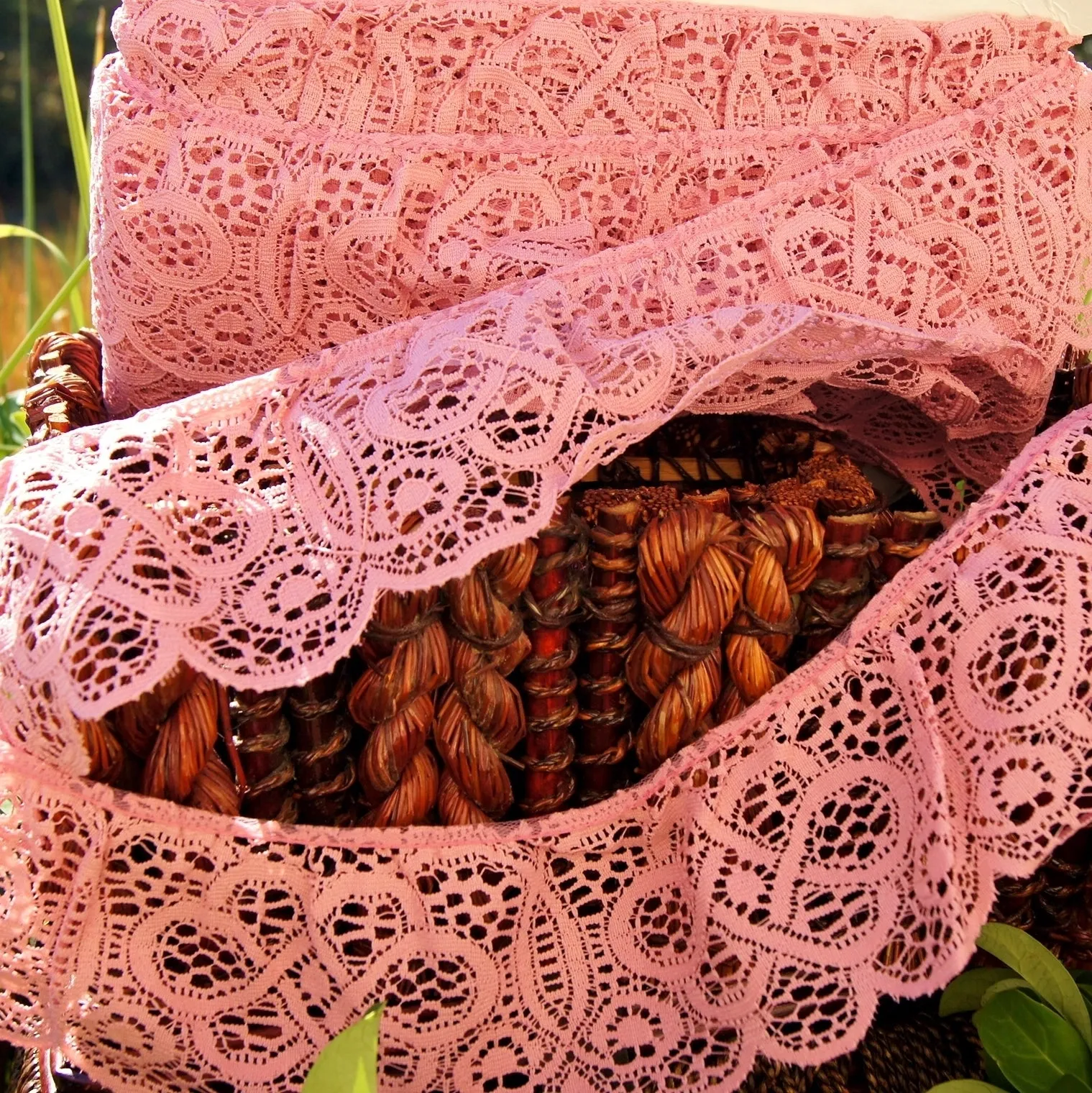 Gorgeous Mauve Pink Gathered Vintage Lace 3¼" wide