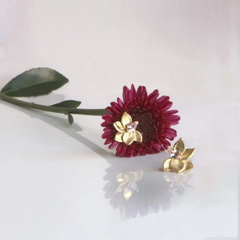 Magnolia Studs
