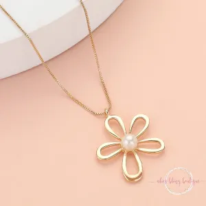 Petal & Pearl - Gold Necklace