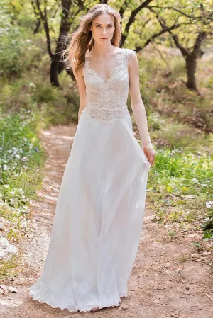 Soft&Romantic Boho Wedding Gown with Lace Bodice
