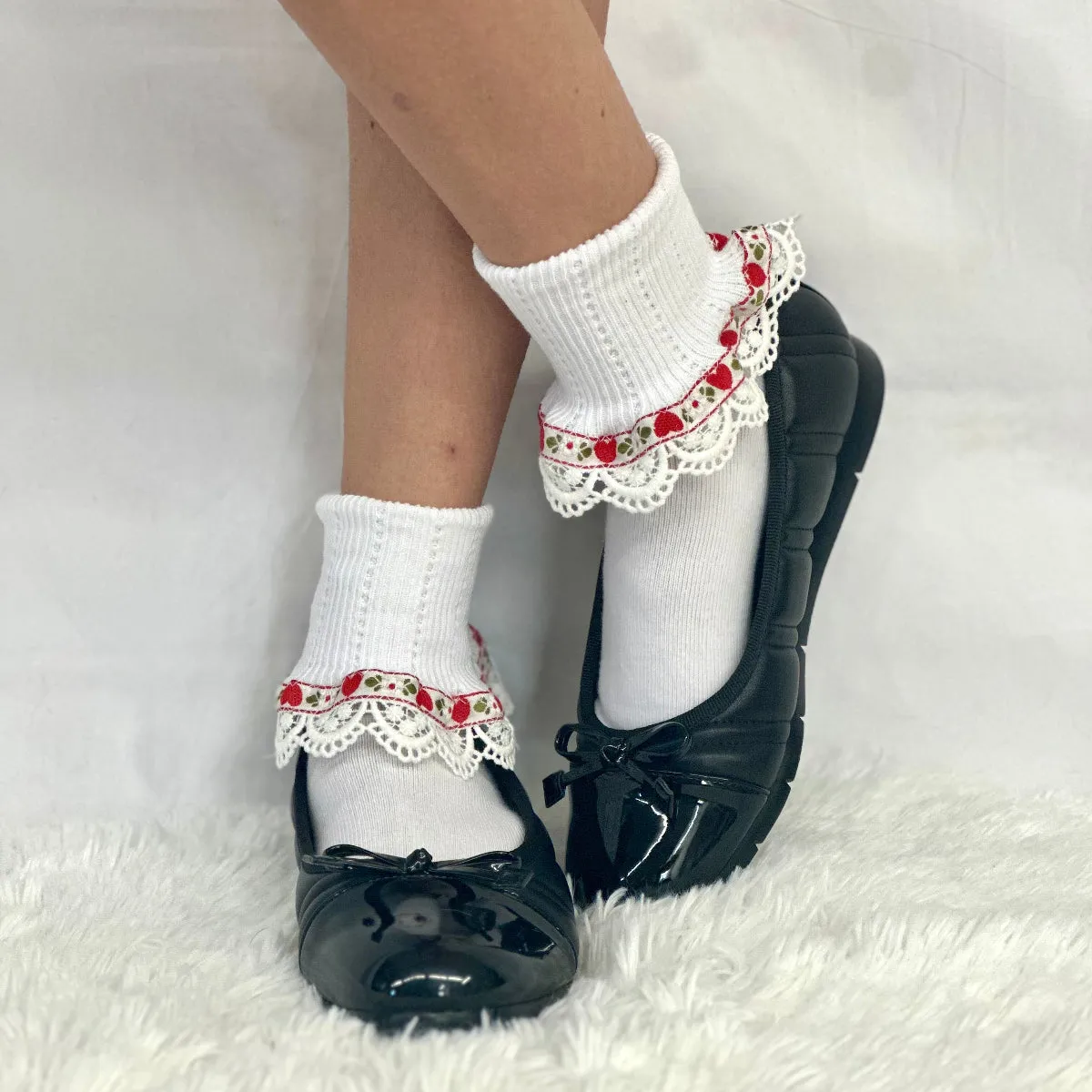VALENTINE heart vintage lace cuff socks -red