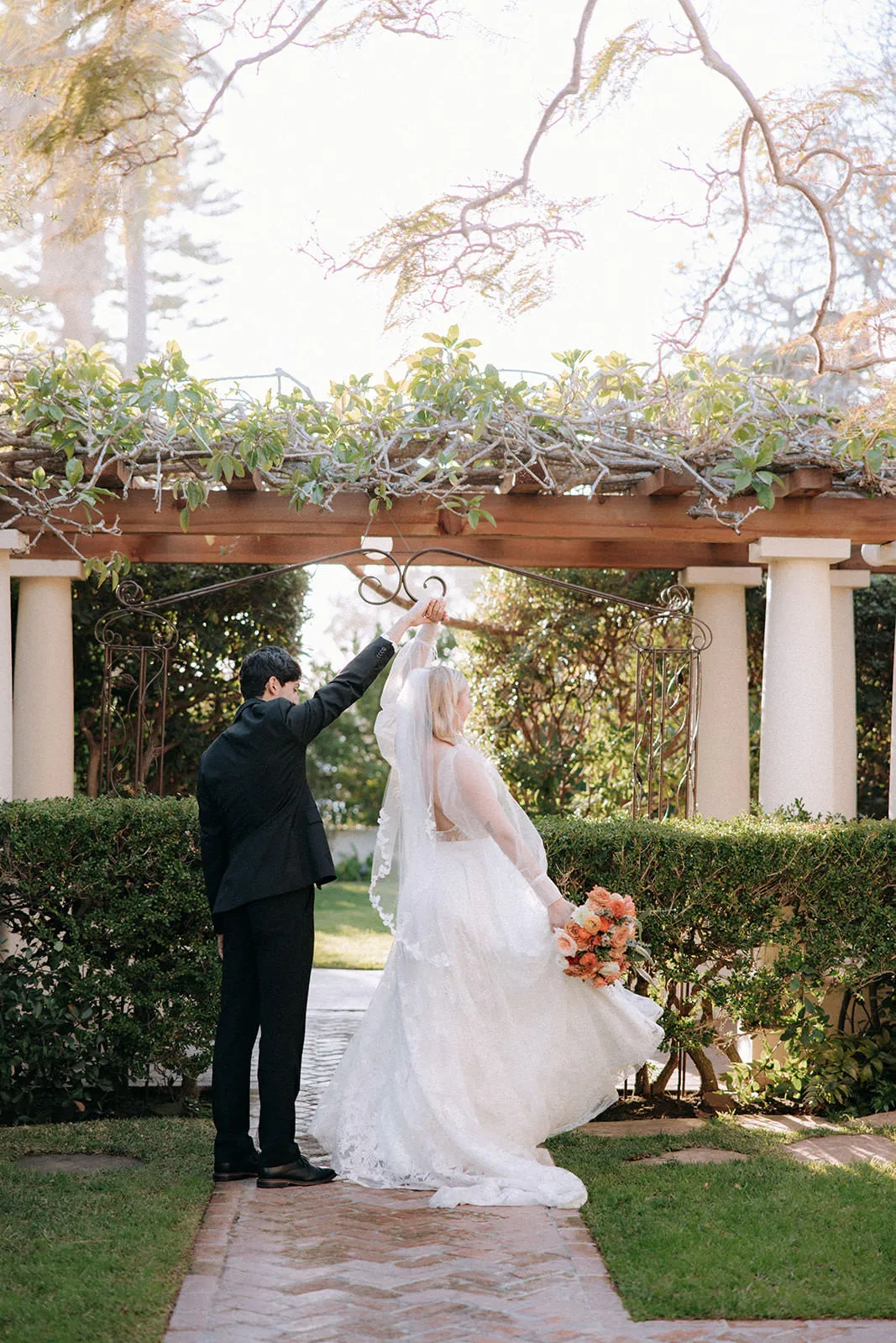 Vine & Leaf Fingertip Wedding Veil, Whimsical Bridal Veil