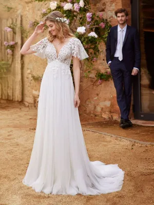 W1 White One Size 6 Tayri Off White Gown