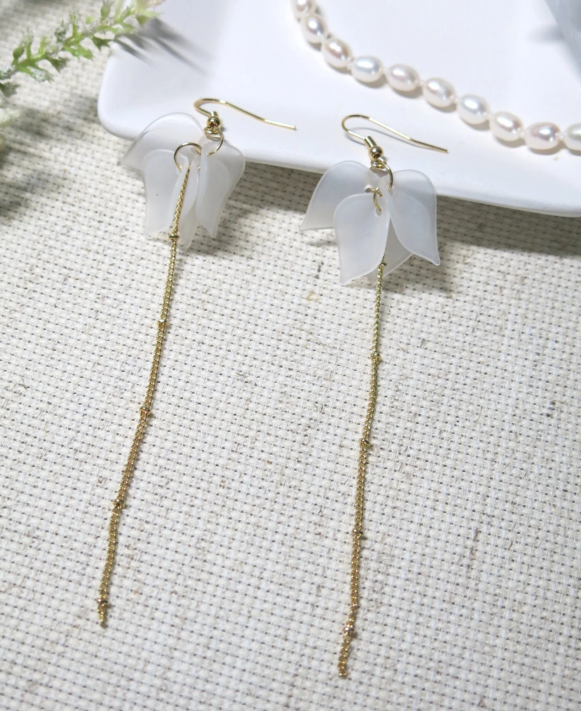 White Floral Petal Earrings Boho Wedding Flower Studs Gold Satellite Chain Tassel Earrings Bridal Minimalist Bridesmaid Dangle Studs 4.75"L