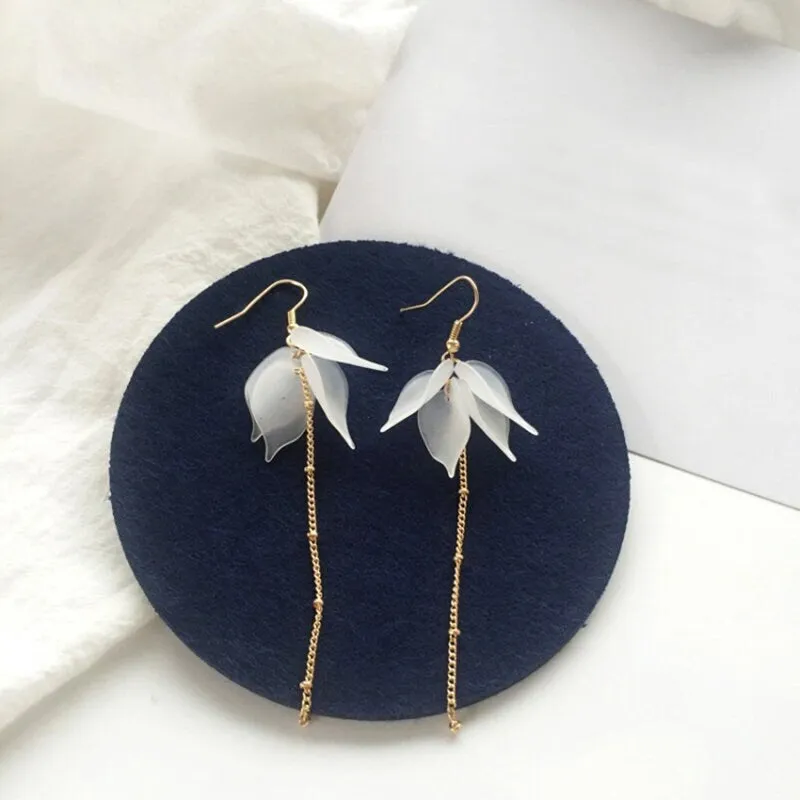 White Floral Petal Earrings Boho Wedding Flower Studs Gold Satellite Chain Tassel Earrings Bridal Minimalist Bridesmaid Dangle Studs 4.75"L