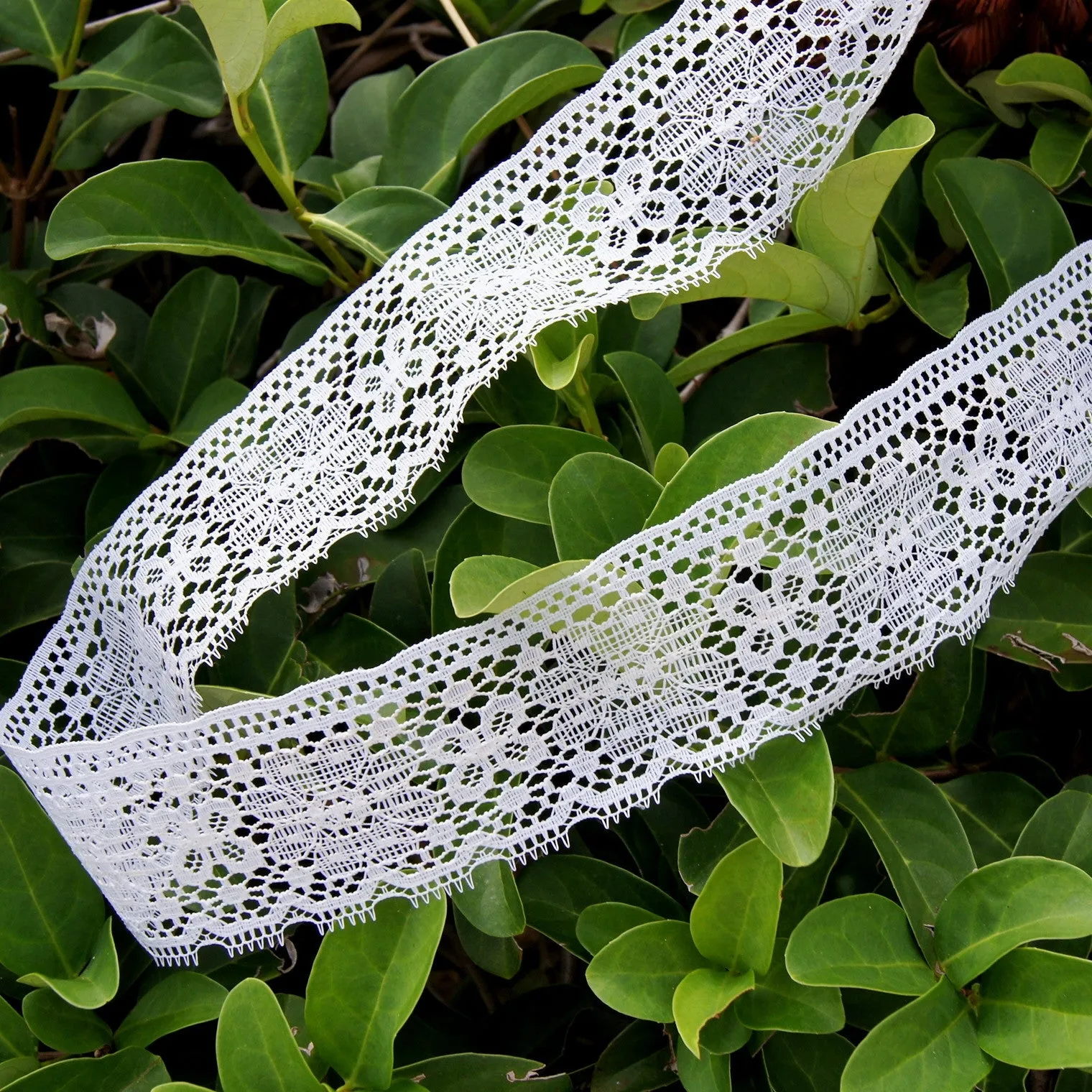 White Floral Picot Edge Vintage Lace Trim 2⅜'' wide