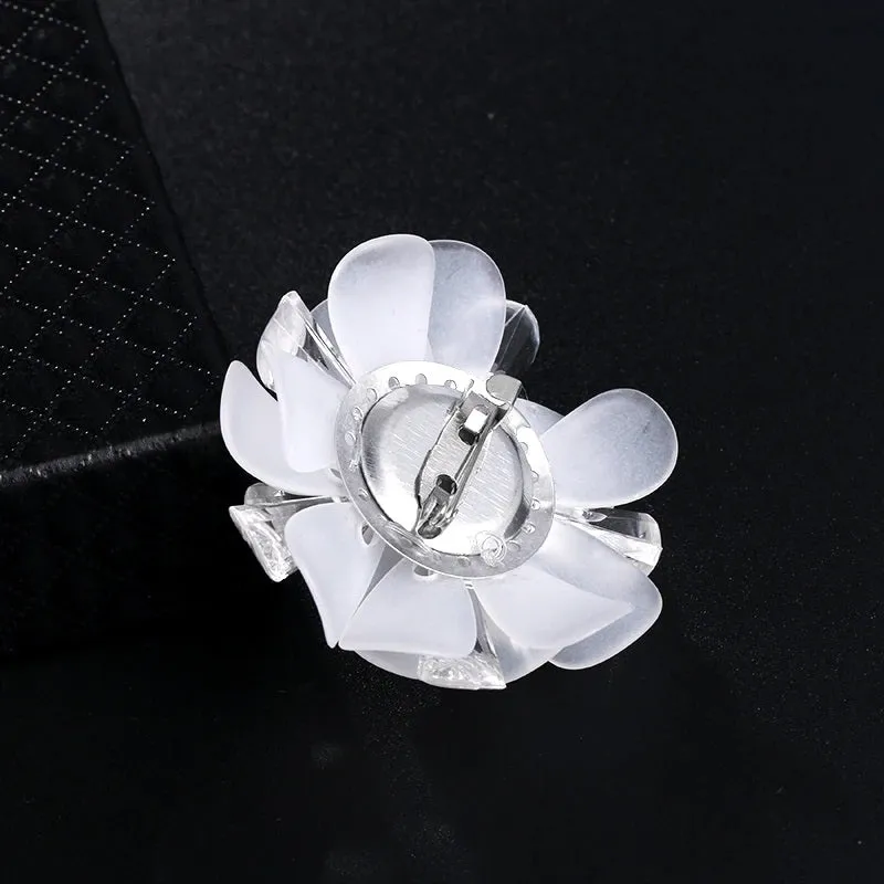 White Flower Petal Bridal Brooch, Wedding Flowerhead Round Broach, Mother of Bride Floral Clear Brooch