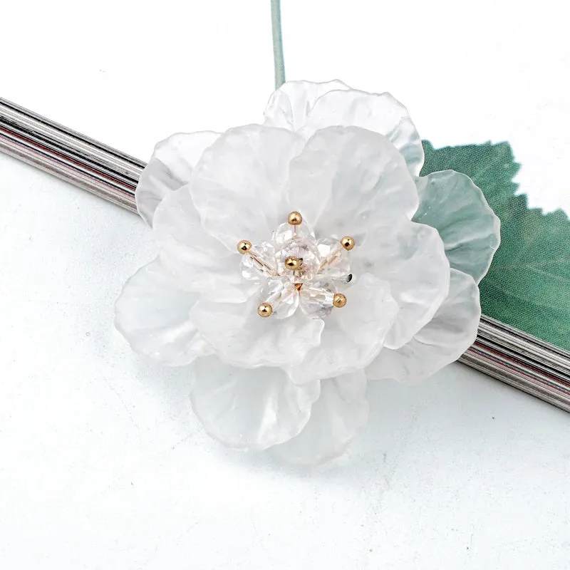 White Flower Petal Bridal Brooch, Wedding Flowerhead Round Broach, Mother of Bride Floral Clear Brooch
